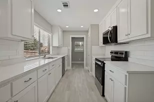 7334 Oakmore Dr, Dallas, TX 75249 - Photo 9