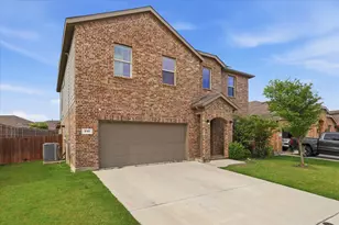 717 Greenford Mnr, Fort Worth, TX 76247 - Photo 3