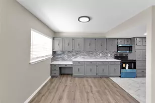 4006 Hanover Dr, Garland, TX 75042 - Photo 15