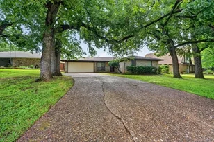304 Shady Ln, Azle, TX 76020 - Photo 3