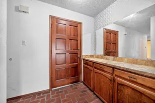 304 Shady Ln, Azle, TX 76020 - Photo 5