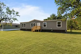 189 Shady Springs Dr, Runaway Bay, TX 76246 - Photo 1