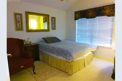 933 Bridges Drive, Arlington, TX 76012 - Photo 11