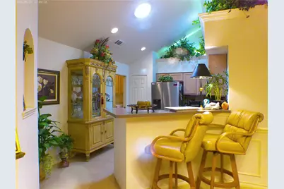 933 Bridges Drive, Arlington, TX 76012 - Photo 5