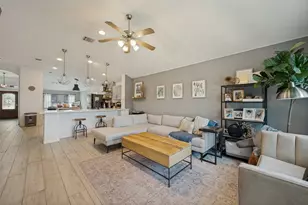 2713 Gardendale Dr, Fort Worth, TX 76120 - Photo 3
