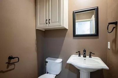 4144 Towne Green Circle, Addison, TX 75001 - Photo 13