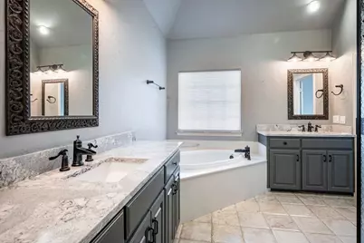 4144 Towne Green Circle, Addison, TX 75001 - Photo 19