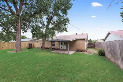7013 Lincolnshire Lane, North Richland Hills, TX 76182 - Photo 23