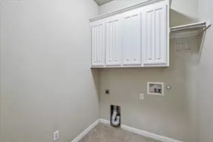 1905 Fountain Meadows Dr, Euless, TX 76039 - Photo 13