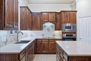 1905 Fountain Meadows Dr, Euless, TX 76039 - Photo 11