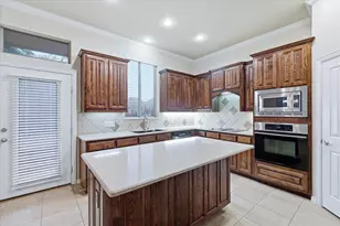 1905 Fountain Meadows Dr, Euless, TX 76039 - Photo 9