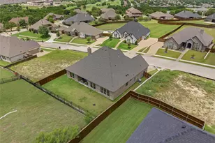 8110 Spanish Hills Dr, Benbrook, TX 76126 - Photo 35