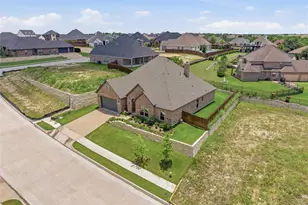 8110 Spanish Hills Dr, Benbrook, TX 76126 - Photo 33