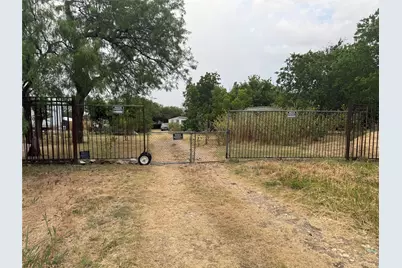 710 Spring Miller Court #C, Arlington, TX 76002 - Photo 3