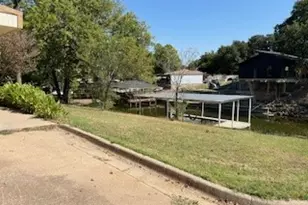 201 Peninsula Ct, Granbury, TX 76048 - Photo 29