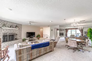 201 Peninsula Ct, Granbury, TX 76048 - Photo 5