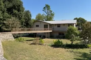 201 Peninsula Ct, Granbury, TX 76048 - Photo 1