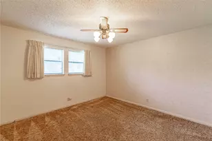 201 Peninsula Ct, Granbury, TX 76048 - Photo 27