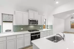 805 Trinity St, Van Alstyne, TX 75495 - Photo 5