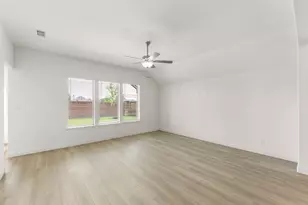 805 Trinity St, Van Alstyne, TX 75495 - Photo 9