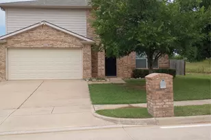 1825 Crested Butte Dr, Fort Worth, TX 76131 - Photo 1