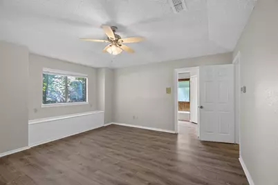 1009 W Winding Creek Drive, Grapevine, TX 76051 - Photo 11