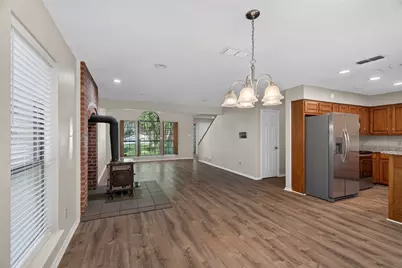 1009 W Winding Creek Drive, Grapevine, TX 76051 - Photo 5