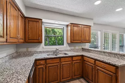 1009 W Winding Creek Drive, Grapevine, TX 76051 - Photo 9