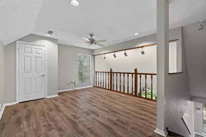 1009 W Winding Creek Drive, Grapevine, TX 76051 - Photo 15