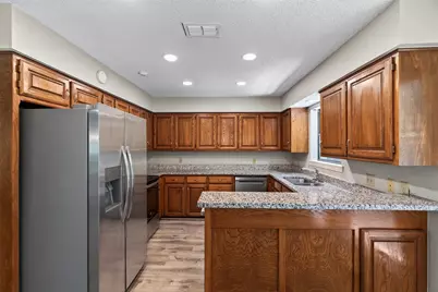 1009 W Winding Creek Drive, Grapevine, TX 76051 - Photo 7
