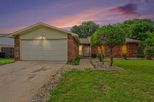 7813 Acapulco Rd, Fort Worth, TX 76112 - Photo 5