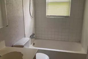 6006 Sayle St, Greenville, TX 75402 - Photo 9