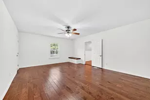 313 King Richard St, Irving, TX 75061 - Photo 17