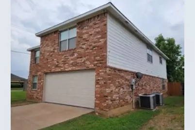 2701 Maegen Circle, Fort Worth, TX 76112 - Photo 3
