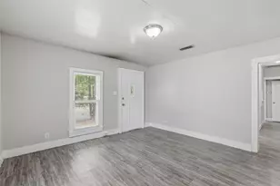 630 E Acheson St, Denison, TX 75021 - Photo 5