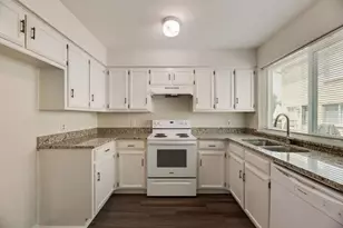 105 Wildwood Ct, Grapevine, TX 76051 - Photo 11