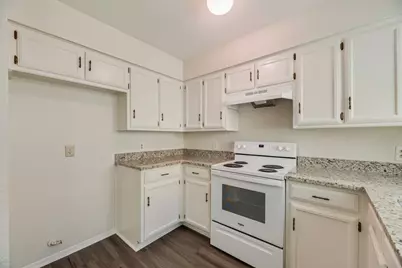 105 Wildwood Court, Grapevine, TX 76051 - Photo 9