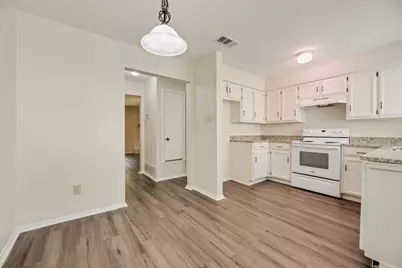 105 Wildwood Court, Grapevine, TX 76051 - Photo 7