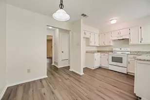 105 Wildwood Ct, Grapevine, TX 76051 - Photo 7