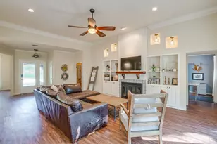 116 Robinwood Ln, Azle, TX 76020 - Photo 11