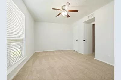 702 Woodcrest Drive, Grand Prairie, TX 75052 - Photo 25