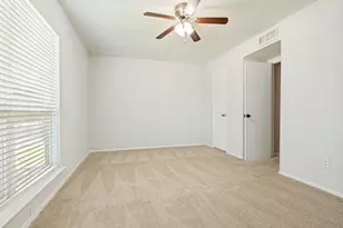 702 Woodcrest Dr, Grand Prairie, TX 75052 - Photo 25