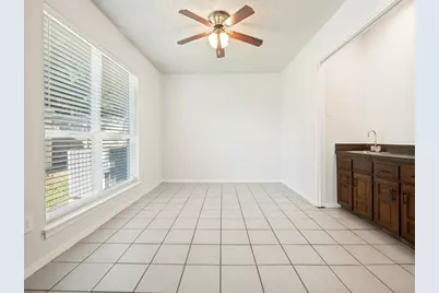 702 Woodcrest Drive, Grand Prairie, TX 75052 - Photo 15