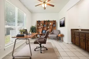 702 Woodcrest Dr, Grand Prairie, TX 75052 - Photo 3