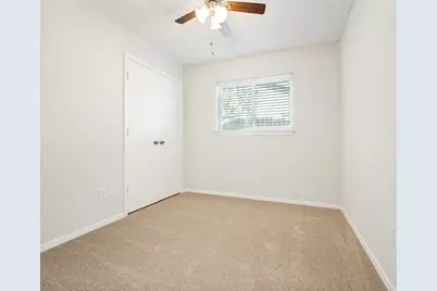 702 Woodcrest Drive, Grand Prairie, TX 75052 - Photo 29