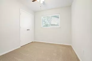 702 Woodcrest Dr, Grand Prairie, TX 75052 - Photo 29