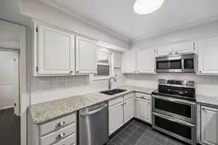 2908 Clear Springs Dr, Plano, TX 75075 - Photo 5