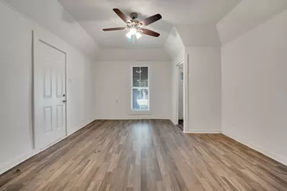 401 E Avenue G, Midlothian, TX 76065 - Photo 11