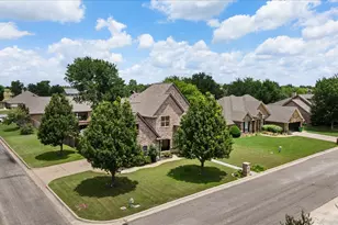 1033 Elk Ridge Dr, Stephenville, TX 76401 - Photo 3