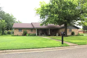 2610 Jasmine St, Stephenville, TX 76401 - Photo 1